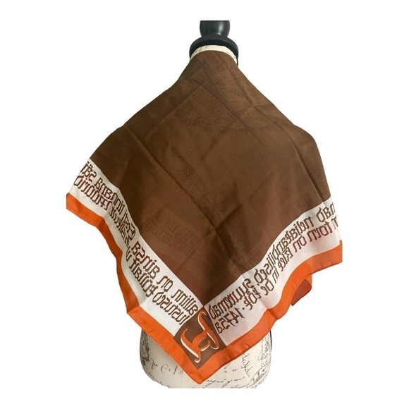 Vintage scarf from Estonia, square, city scene with writing in Estonian. - Picture 2 of 4